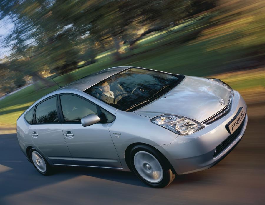  Toyota Prius 2004 года  (фото 21 из 48)